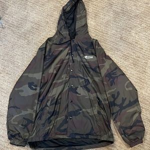 Active Windbreaker